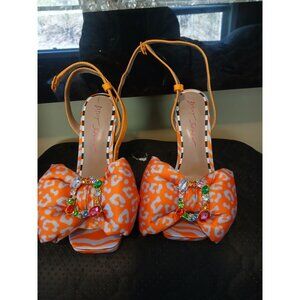 Betsey Johnson Women's  Pollie  Printed Heel Puffy Bow Orange Multi Size 6.5